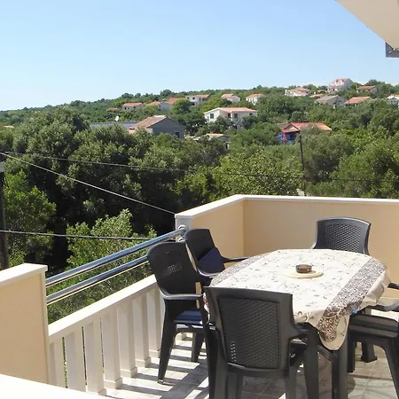 Apartment Mira Mali Drvenik