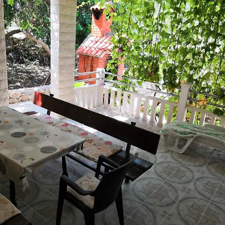 Apartment Mira Mali Drvenik